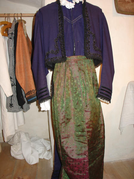 Costume